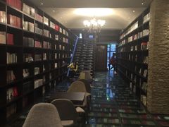 -钟书阁(松江泰晤士小镇店)