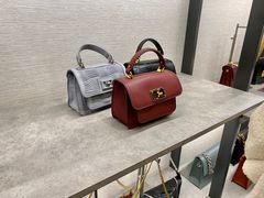 -CHARLES&KEITH(城西银泰店)