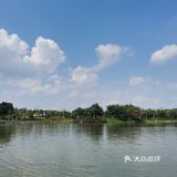 温泉项目：老少皆宜，露天温泉，有红酒浴