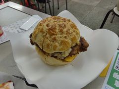 鸡扒芝士蛋菠萝包-颓记茶餐厅(美景总店)