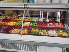 自助取餐区-老炳·七丛松甘草水果