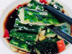 刮皮黄瓜-老佛爷铜炉蛙锅(海岸城店)