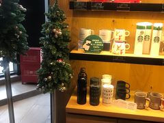 零售区-星巴克臻选(莘庄仲盛店)
