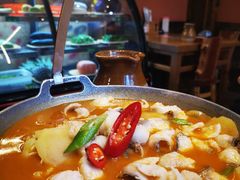 -老滇山寨•云南特色菜•地方菜•民族风情歌舞表演(金碧店)