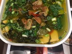 金汤酸菜肥肠米线-魏家凉皮(西安秋林宏业商厦店)
