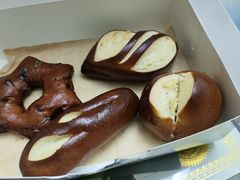 橙皮瓜子碱水面包-WHEN PIGS FLY当猪飞