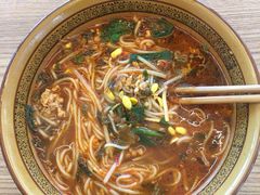 -同济大学本部学苑饮食广场