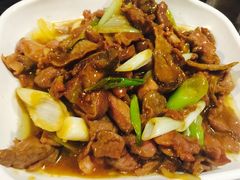 葱爆狍子肉-关东情主题文化演艺餐厅