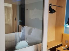 -桔子酒店(南京新街口张府园地铁站店)