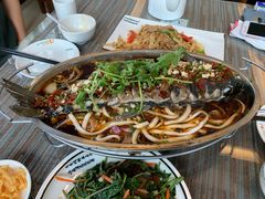 招牌跳水鱼-自游人·美食一楼·地道徽菜(三十年名店)