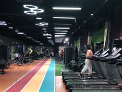 -星动力健身俱乐部(新塘店)