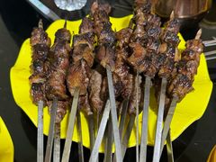 -烤肉小伙烤肉店