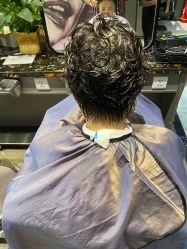 -尚逸国际护肤造型