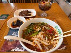 -呷佬·长沙手工米粉(金沙江路店)