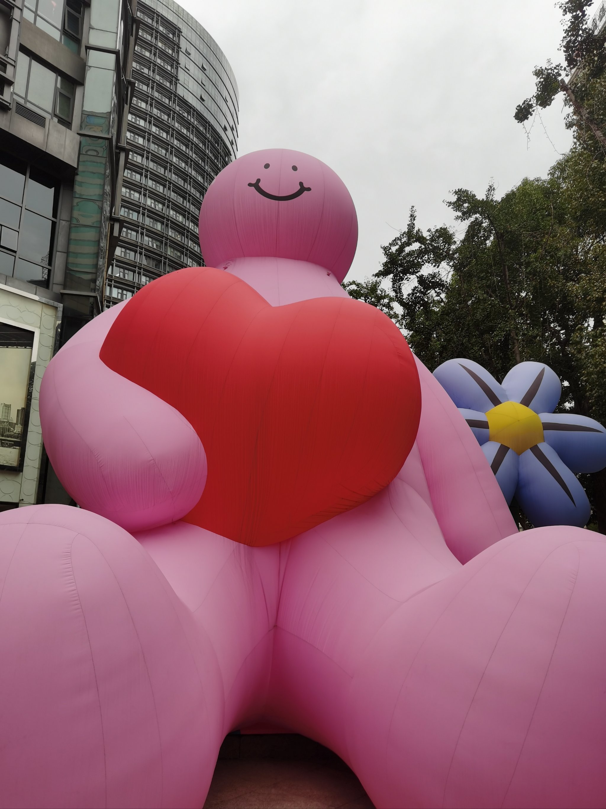 一些可爱的充气人偶