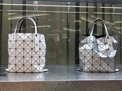 -三宅一生 (阪急梅田本店)