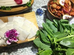 -慢丽江·云南野生菌土鸡锅(西山店)
