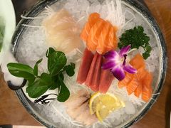 -青瓦餐厅·生鱼片·韩园烤肉(西塔店)