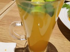 清雅卡曼橘白豪绿茶饮料-必胜客(吾悦广场店)