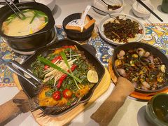 -云海肴·汽锅鸡·云南菜(天山百盛优客店)