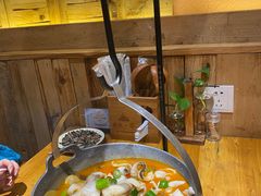 -老滇山寨•云南特色菜•地方菜•民族风情歌舞表演(金碧店)