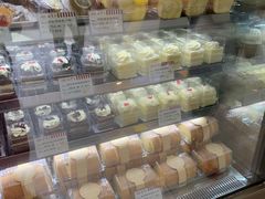 -红宝石·鲜奶小方·海派西点房(莘庄龙之梦店)