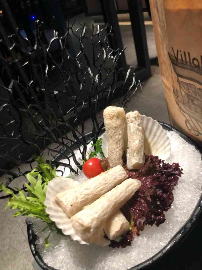 凑凑火锅·茶憩(南京景枫kingmo店)-"[薄荷]环境:整体环境比较昏暗