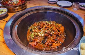 Slow-Cooked Chicken with Chanterelles Pot