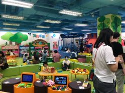 -莫莉幻想儿童乐园(武汉保利广场店)