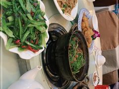 -渝君重庆火锅(嘉宾路店)