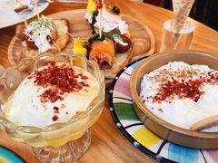 牛油果鲜虾筒-tapas by dos cielos西班牙餐厅(重庆光环购物公园店)
