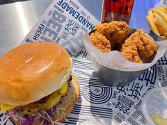 -TRIPS BURGER(大钟寺店)