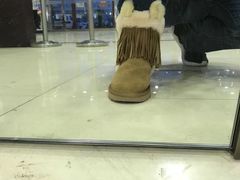-UGG(燕莎奥特莱斯购物中心店)