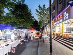 -吴山路夜市
