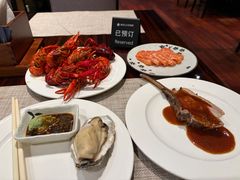 -广州万富希尔顿酒店·感趣自助餐厅·金秋蟹宴生蚝海鲜刺身