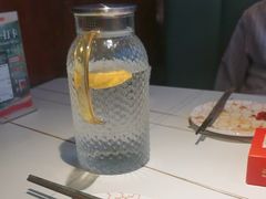 -阿瓦山寨·湘菜现炒·剁椒鱼头王(咸阳总店)