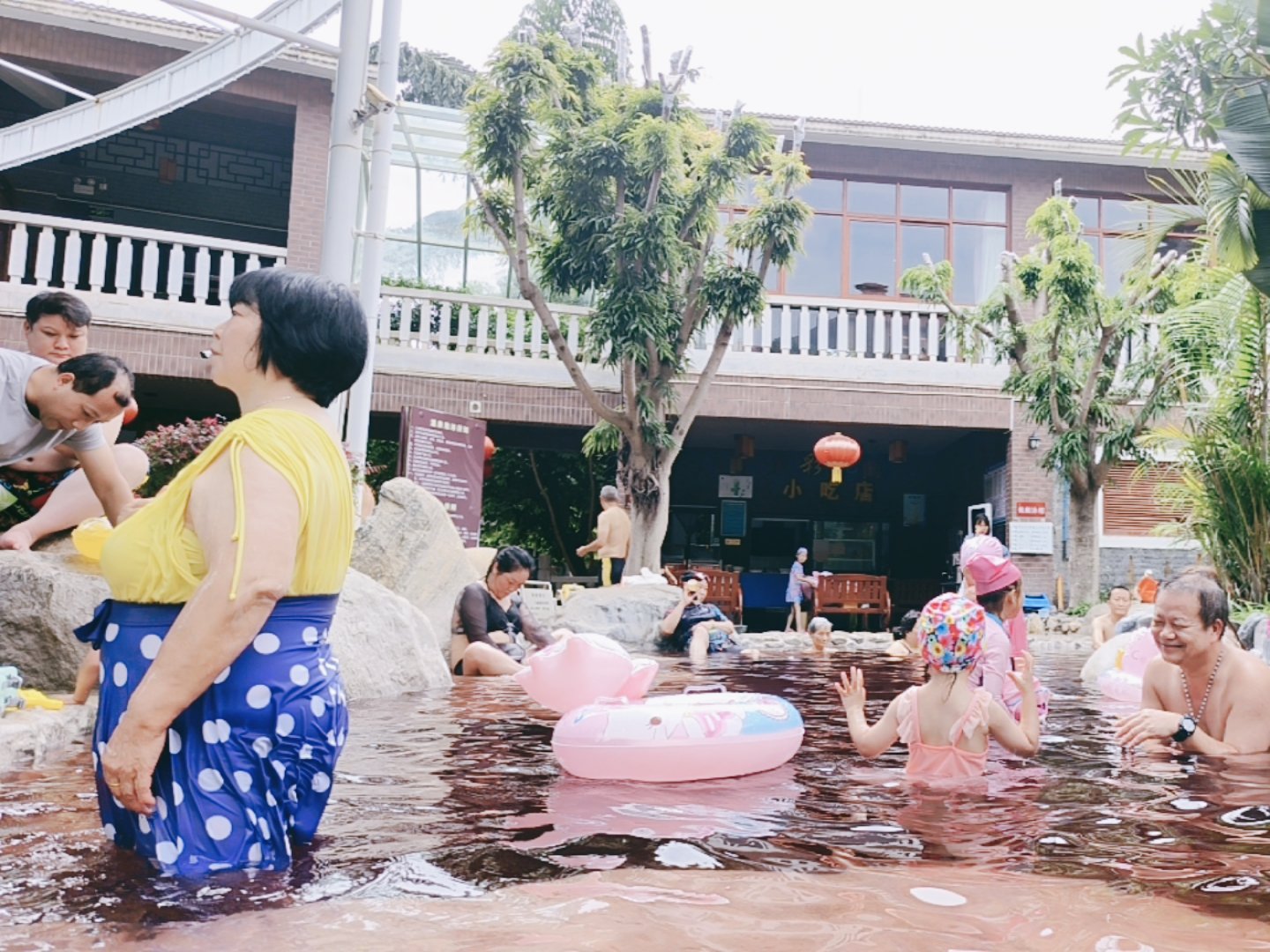 弥勒室内温泉哪家好图片