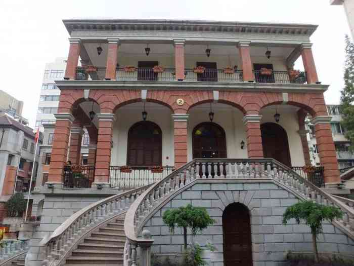 警务处暨中央捕房旧址-"现在这里是反贪局,香港人说的icac进去.