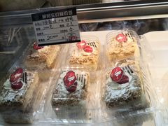 -白玉兰食品甜凤店(合生汇店)