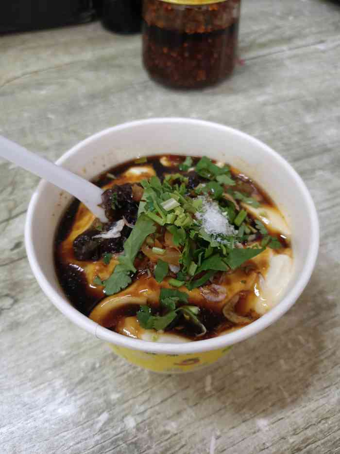 西施豆腐花-"今天难得开电动车接小孩,小家伙第一反应就.