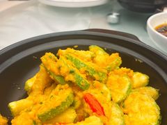咸蛋黄炒三月瓜-芙蓉凰花园酒楼