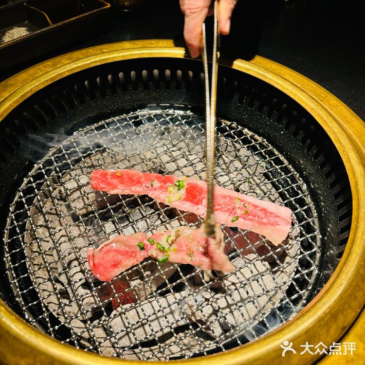 双旦姐妹聚会，必须得来解锁这家日式烤肉店哇！