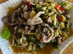 -黄记四更烤乳猪店