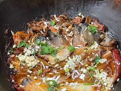 笨鸡三道鳞锅-万里闯关东铁锅炖菜馆(高新旗舰店)