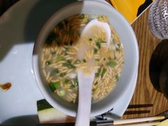 -三人行骨头王火锅(长寿店)