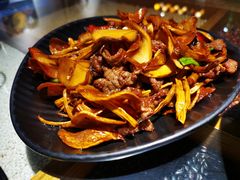 杂菌炒牛肉-潮十三潮汕砂锅粥(高新四路大都荟店)