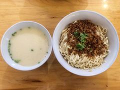-雪琴面馆富安特色鱼汤面(城中花园店)