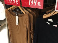 -优衣库(上海金桥国际商业广场店)