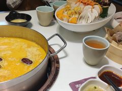 -洪氏嗨捞·猪肚鸡火锅(阳光天地店)