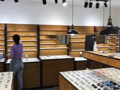 -罗伯特眼镜·蔡司官方授权(罗湖国贸店)